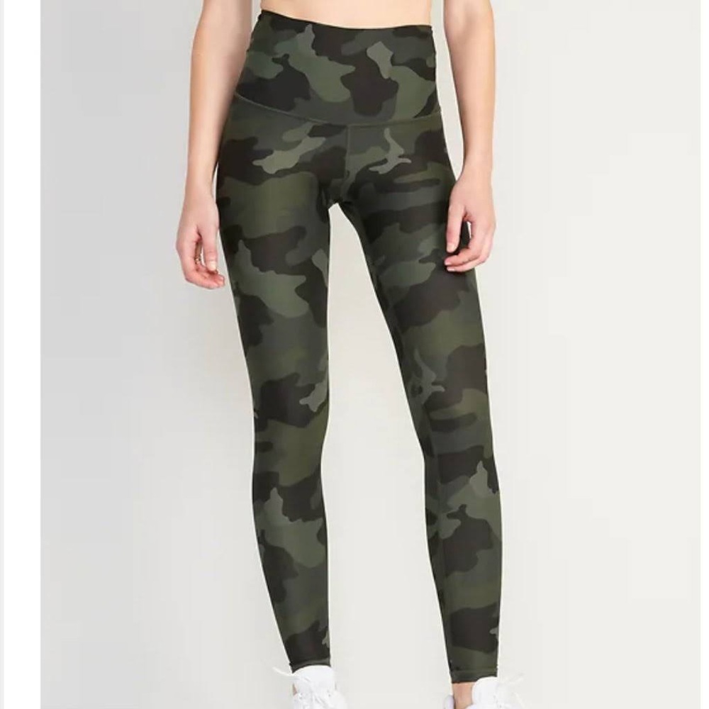3/$15 Old navy powersoft camo active leggings size small petite